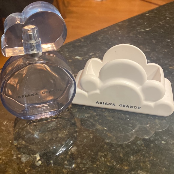 Ariana Grande cloud perfume empty bottle and base - Picture 2 of 2